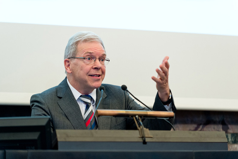 «Es ist wichtig, das Potenzial begabter Studierender früh zu erkennen und zu fördern», betonte Rektor Andreas Fischer in seinem Referat.