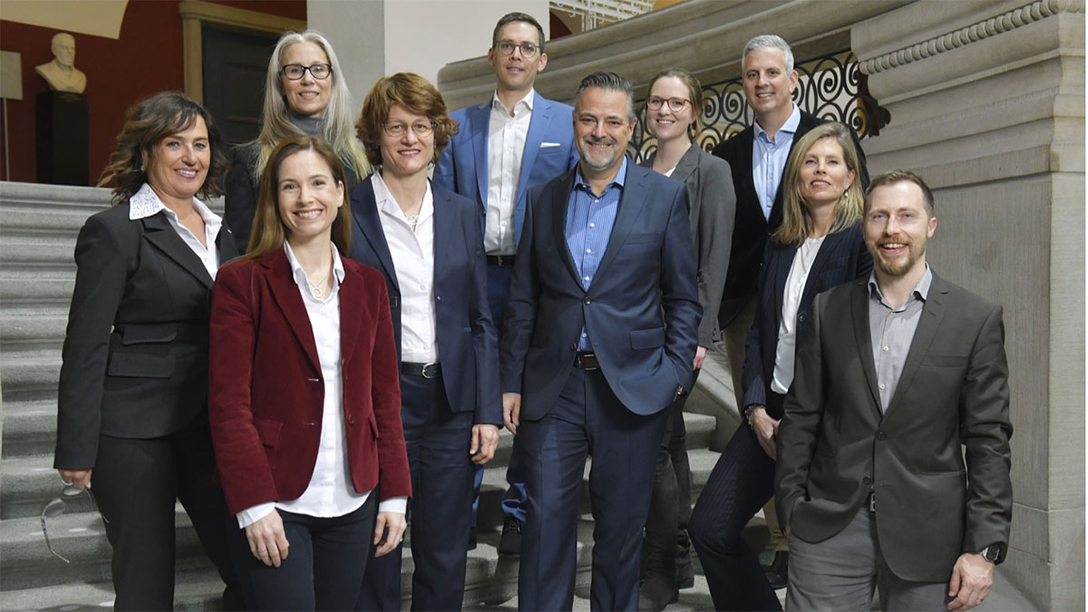 Das Team der UZH Foundation mit Geschäftsführer Martin Gubser in der Mitte.