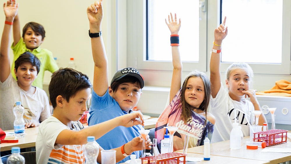 Mit strahlenden Augen nahmen die Kinder an den Kursen teil, und löcherten dabei ihre Lehrerinnen und Lehrer mit zahlreichen Fragen!