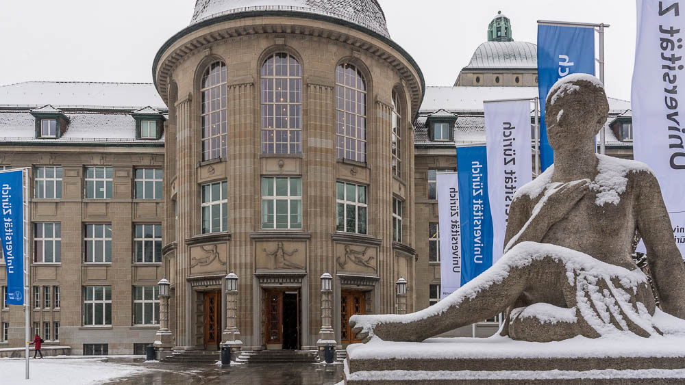 UZH im Schnee