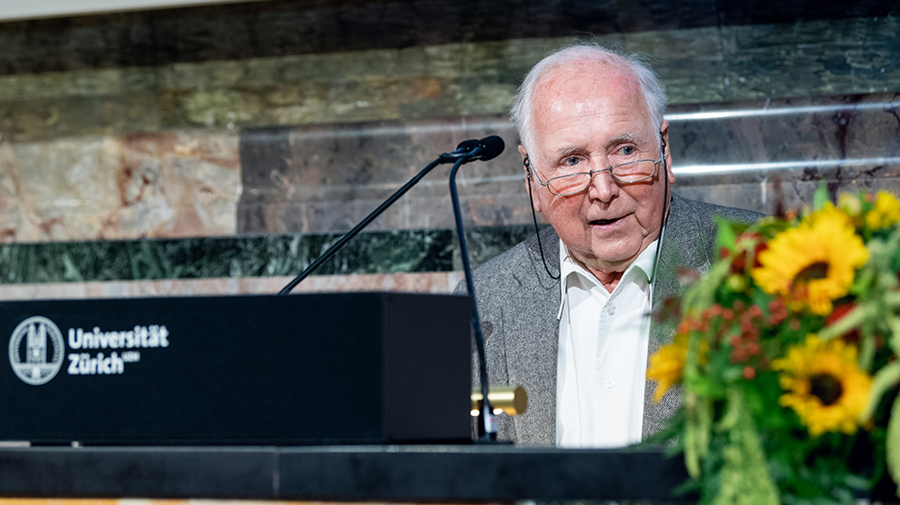 Prof. em. Ewald Isenbügel gründete die Abteilung für Heim- und Zootiere der UZH, lange war er Zootierarzt im Zoo Zürich.