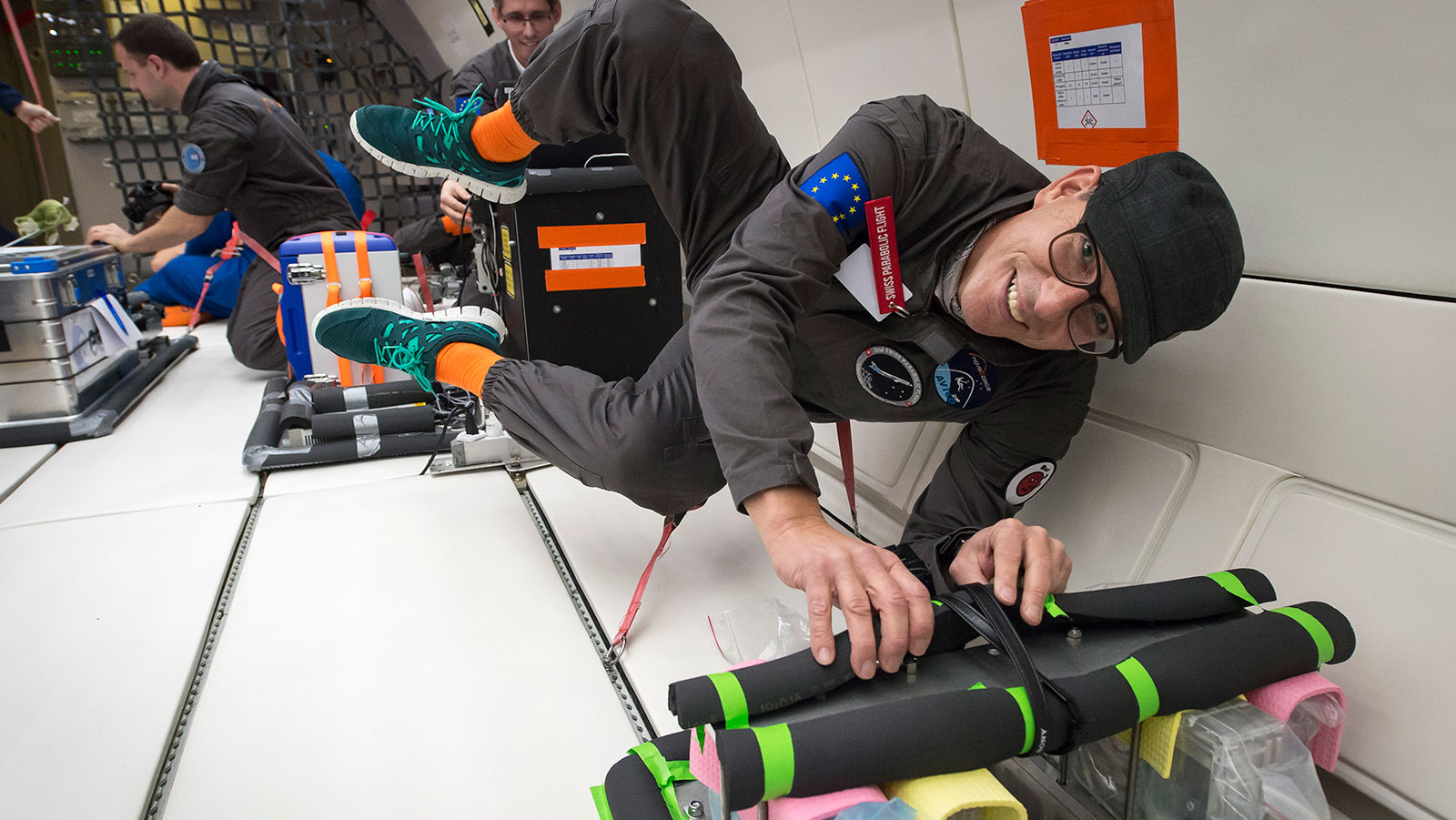 UZH professor Max Gassmann investigates the effect of weightlessness on human cells on the Space Hub’s second Swiss Parabolic Flight. (Picture: Regina Sablotny, UZH)