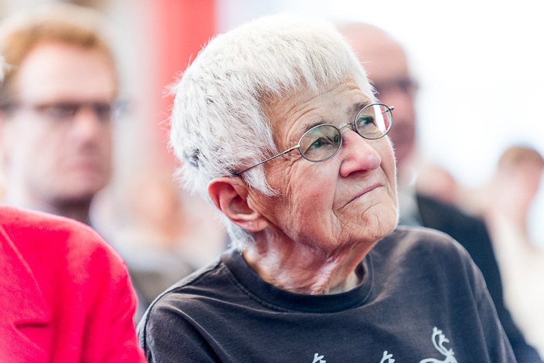 Weitere Ehrungen erhielten unter anderen Heidi Schelbert-Syfrig, die erste Dekanin und erste Präsidentin der Frauenkommission sowie ...